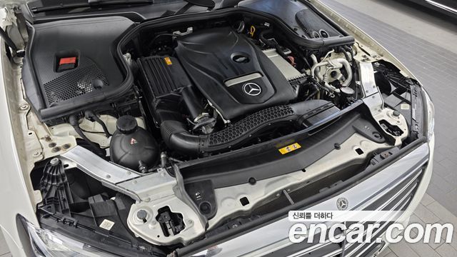 Mercedes-Benz E-Class 2019 — photo 6
