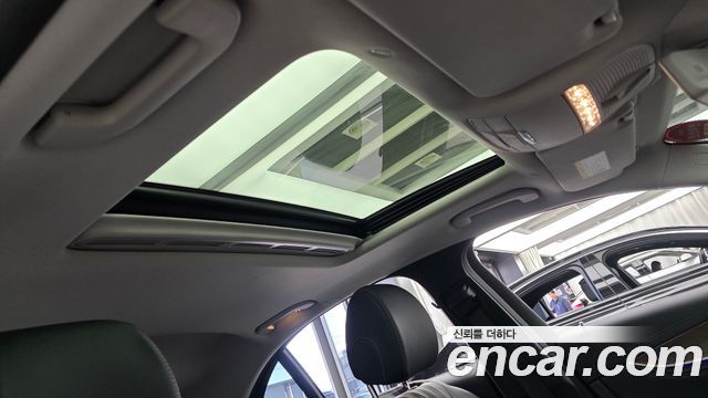 Mercedes-Benz E-Class 2019 — photo 22