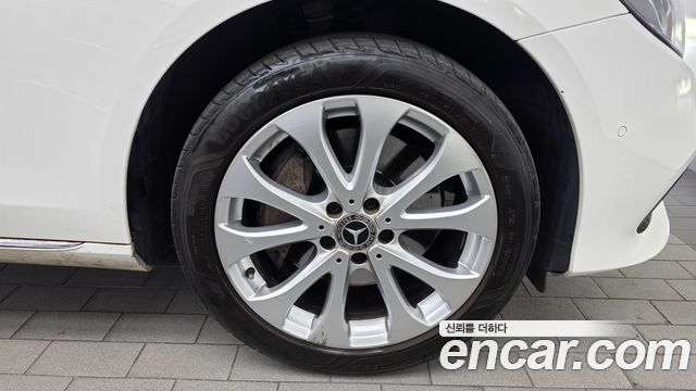 Mercedes-Benz E-Class 2019 — photo 7