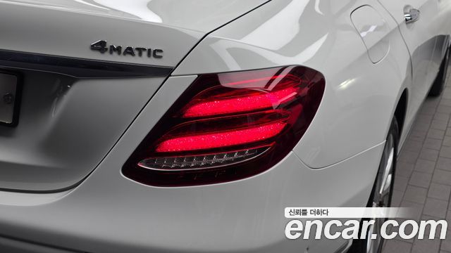 Mercedes-Benz E-Class 2019 — photo 9
