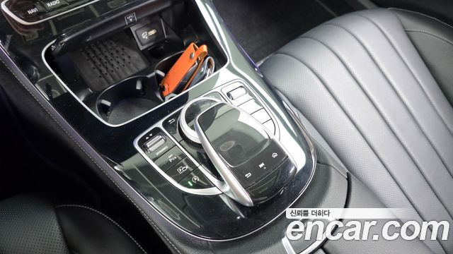 Mercedes-Benz E-Class 2019 — photo 33