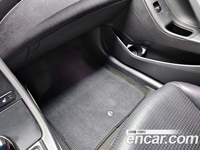 Hyundai AVANTE 2016 — photo 9