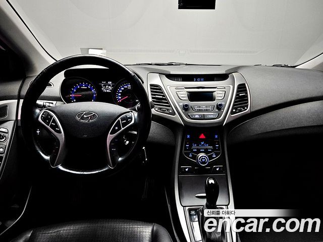 Hyundai AVANTE 2016 — photo 10