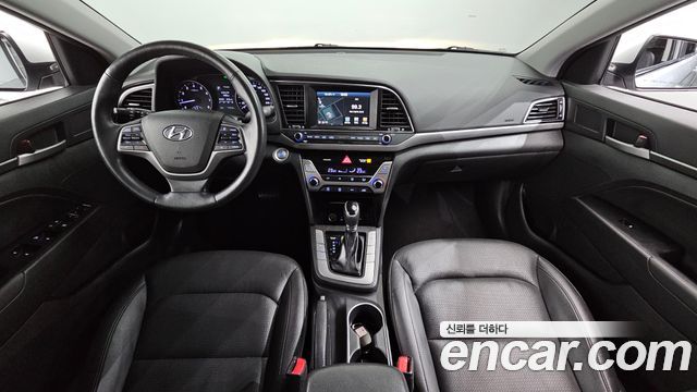 Hyundai AVANTE 2017 — photo 7