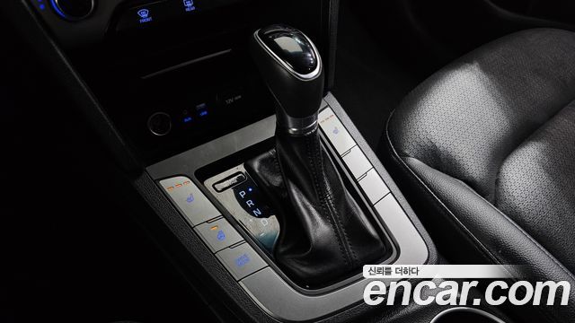 Hyundai AVANTE 2017 — photo 9