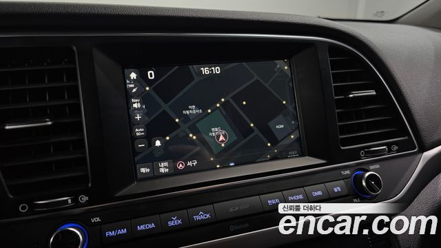 Hyundai AVANTE 2017 — photo 13