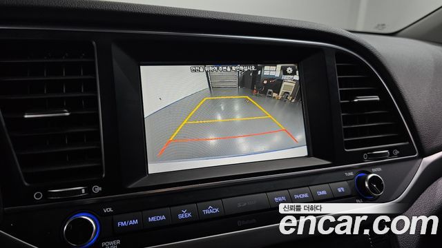 Hyundai AVANTE 2017 — photo 14
