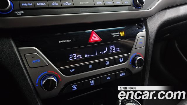Hyundai AVANTE 2017 — photo 15