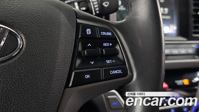 Hyundai AVANTE 2017 — photo 16