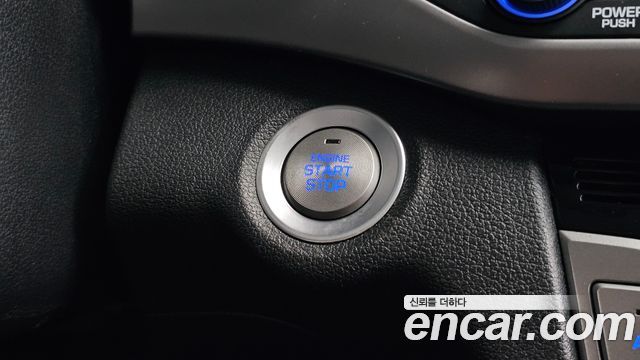 Hyundai AVANTE 2017 — photo 20