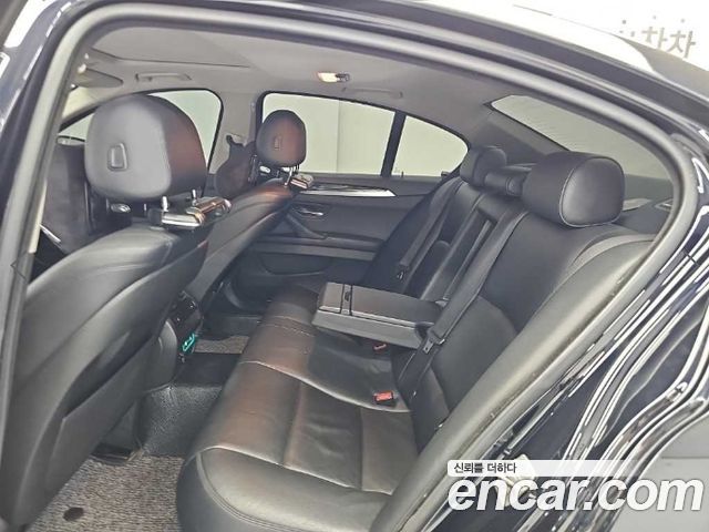 BMW 5-Series 2016 — photo 12