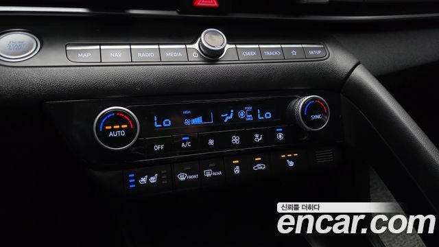 Hyundai AVANTE 2021 — photo 16