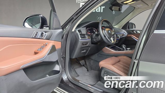 BMW X5 2022 — photo 16
