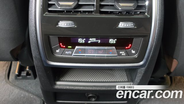 BMW X5 2022 — photo 34