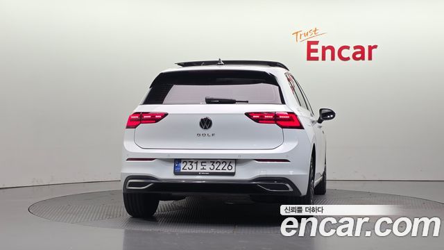 Volkswagen Golf 2023 — photo 4