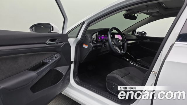 Volkswagen Golf 2023 — photo 13