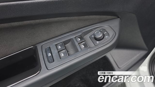 Volkswagen Golf 2023 — photo 17