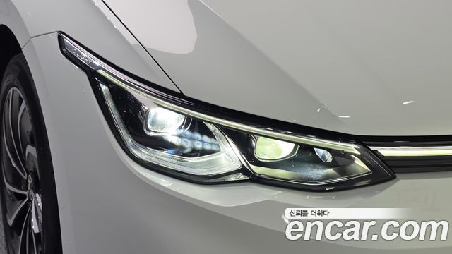 Volkswagen Golf 2023 — photo 8