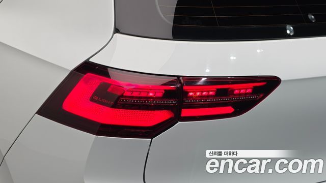 Volkswagen Golf 2023 — photo 9