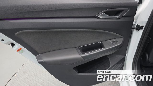 Volkswagen Golf 2023 — photo 15