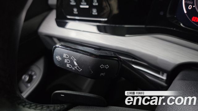 Volkswagen Golf 2023 — photo 31