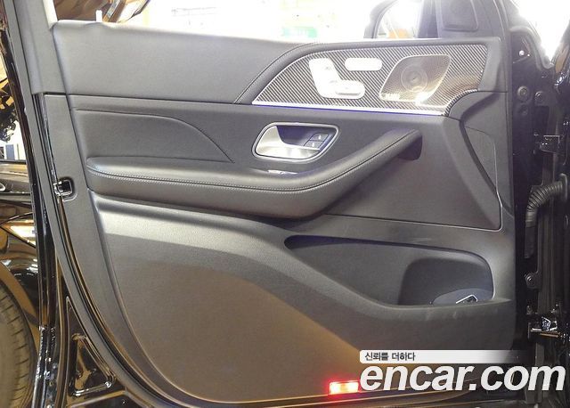 Mercedes-Benz GLE-Class 2024 — photo 11