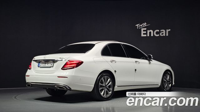 Mercedes-Benz E-Class 2019 — photo 2
