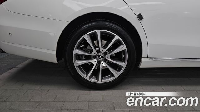 Mercedes-Benz E-Class 2019 — photo 5