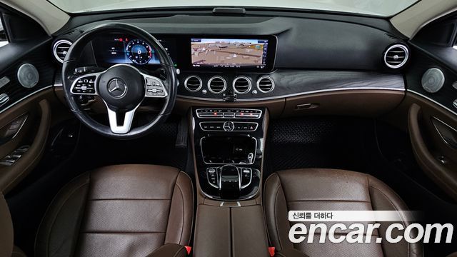 Mercedes-Benz E-Class 2019 — photo 10