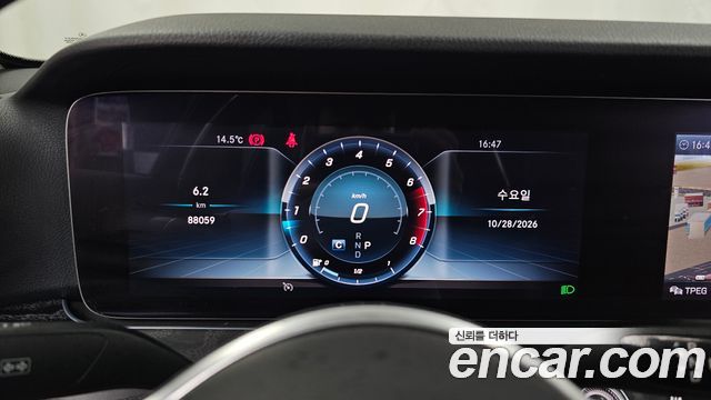 Mercedes-Benz E-Class 2019 — photo 11