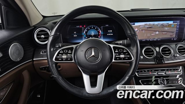 Mercedes-Benz E-Class 2019 — photo 19