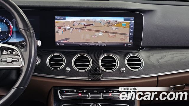 Mercedes-Benz E-Class 2019 — photo 20