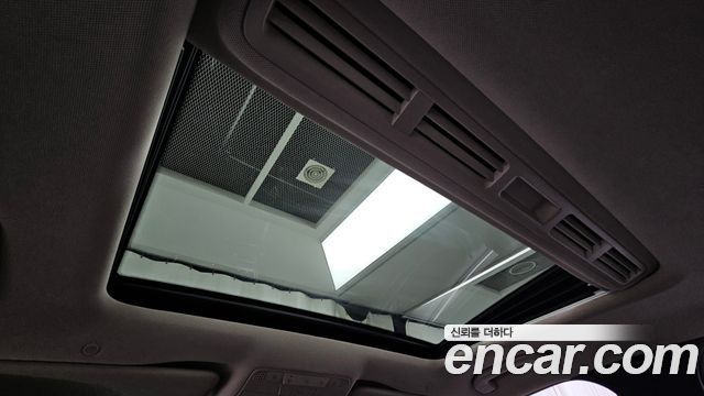Mercedes-Benz E-Class 2019 — photo 23