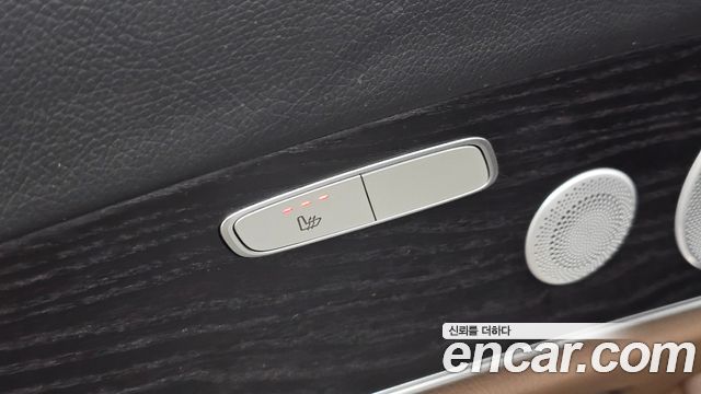 Mercedes-Benz E-Class 2019 — photo 24