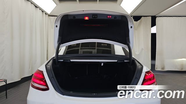 Mercedes-Benz E-Class 2019 — photo 26