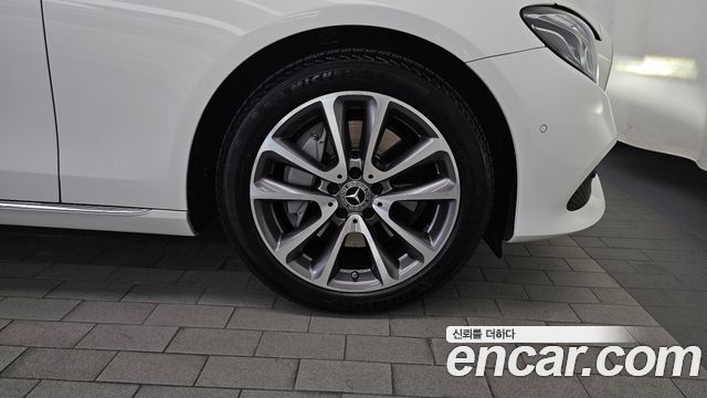 Mercedes-Benz E-Class 2019 — photo 7