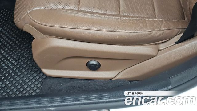 Mercedes-Benz E-Class 2019 — photo 31