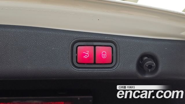 Mercedes-Benz E-Class 2019 — photo 35