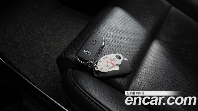 Kia K7 2020 — photo 21
