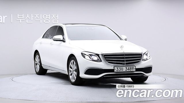 Mercedes-Benz E-Class 2017 — photo 2