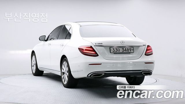 Mercedes-Benz E-Class 2017 — photo 4