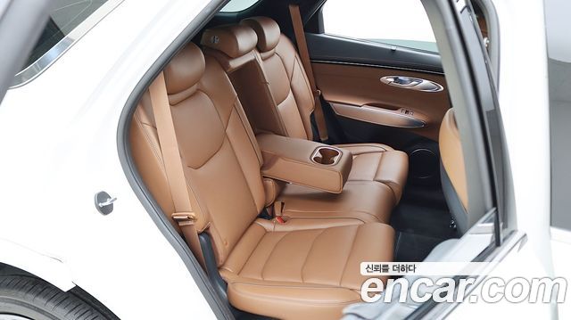 Genesis GV70 2023 — photo 7