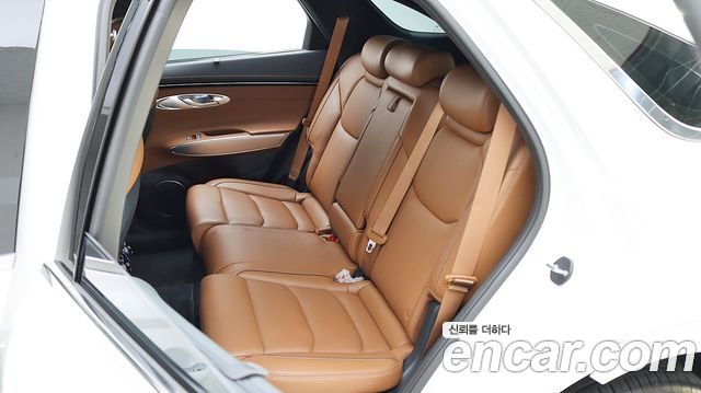 Genesis GV70 2023 — photo 8