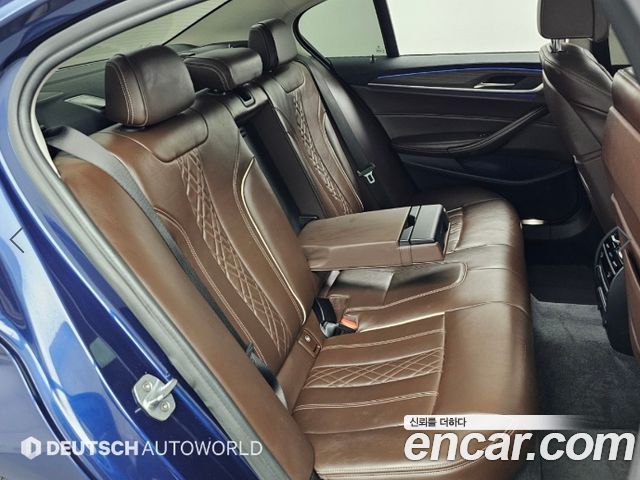 BMW 5-Series 2019 — photo 12
