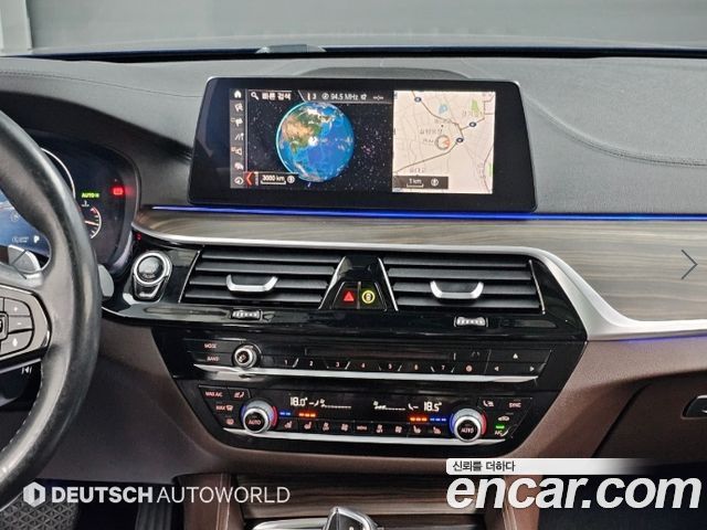 BMW 5-Series 2019 — photo 14