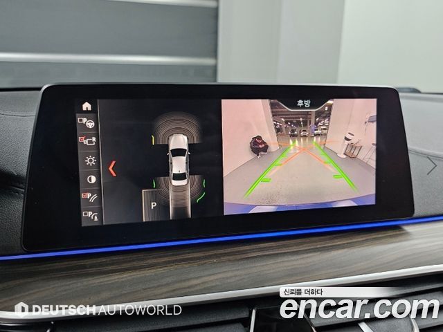 BMW 5-Series 2019 — photo 15