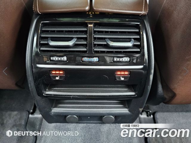 BMW 5-Series 2019 — photo 16