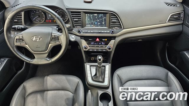 Hyundai AVANTE 2016 — photo 10