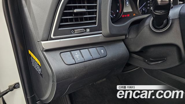 Hyundai AVANTE 2016 — photo 22