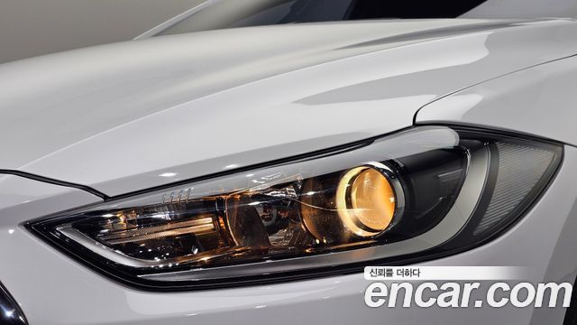 Hyundai AVANTE 2016 — photo 8